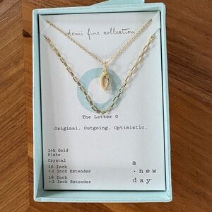 Initial O necklace NWT